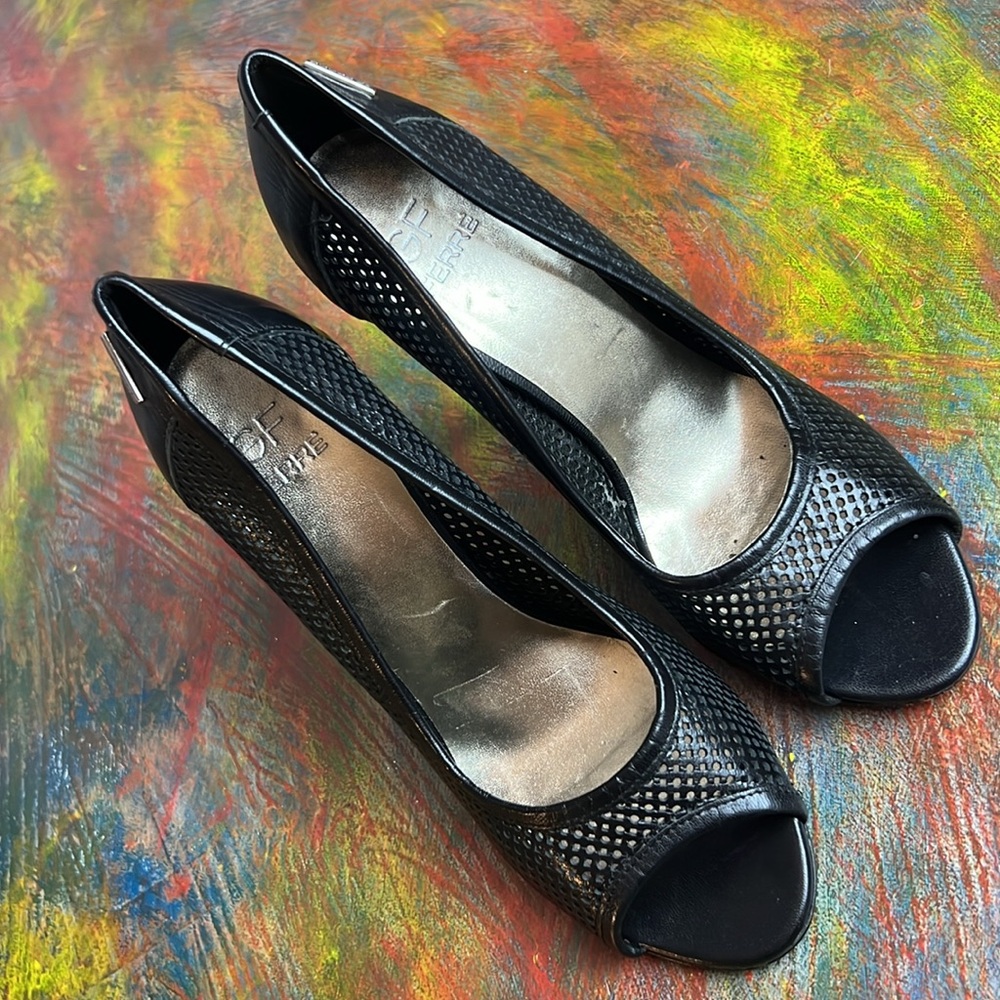 Gianfranco Ferre perforated open peep toe heel 4.5" black Sz. 39 pumps leather - Picture 4 of 17